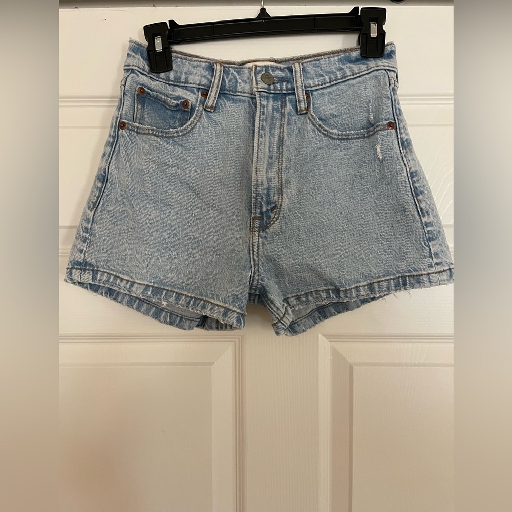 Abercrombie and Fitch Mom Short. Size 25/0